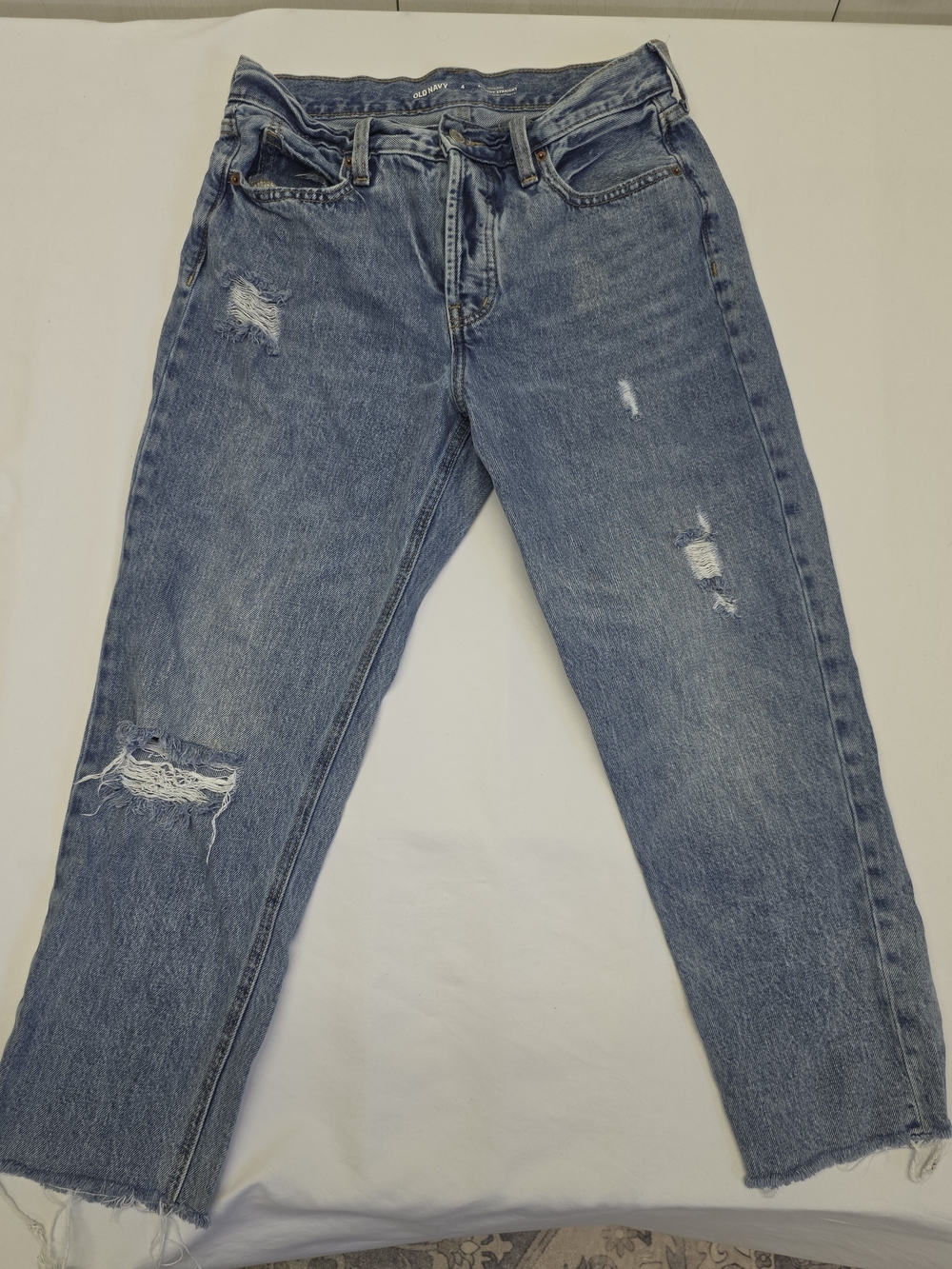 Women's 4 Old Navy Distressed Straight-Leg Jeans - Medium Blue